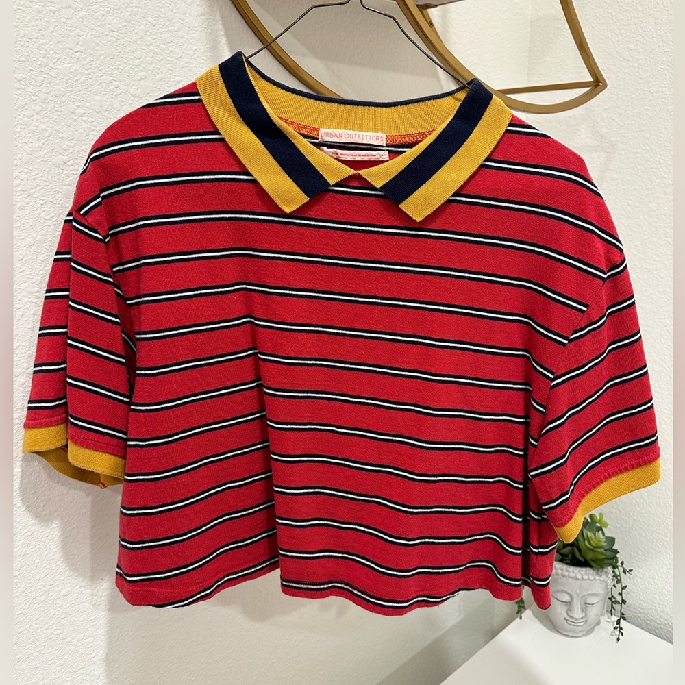 Urban outfitters cropped vintage tee. Size medium